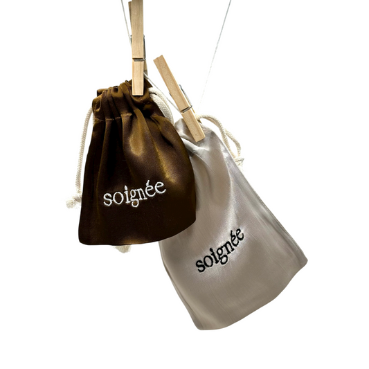Pochon de Rangement en Soie brodé Soignée